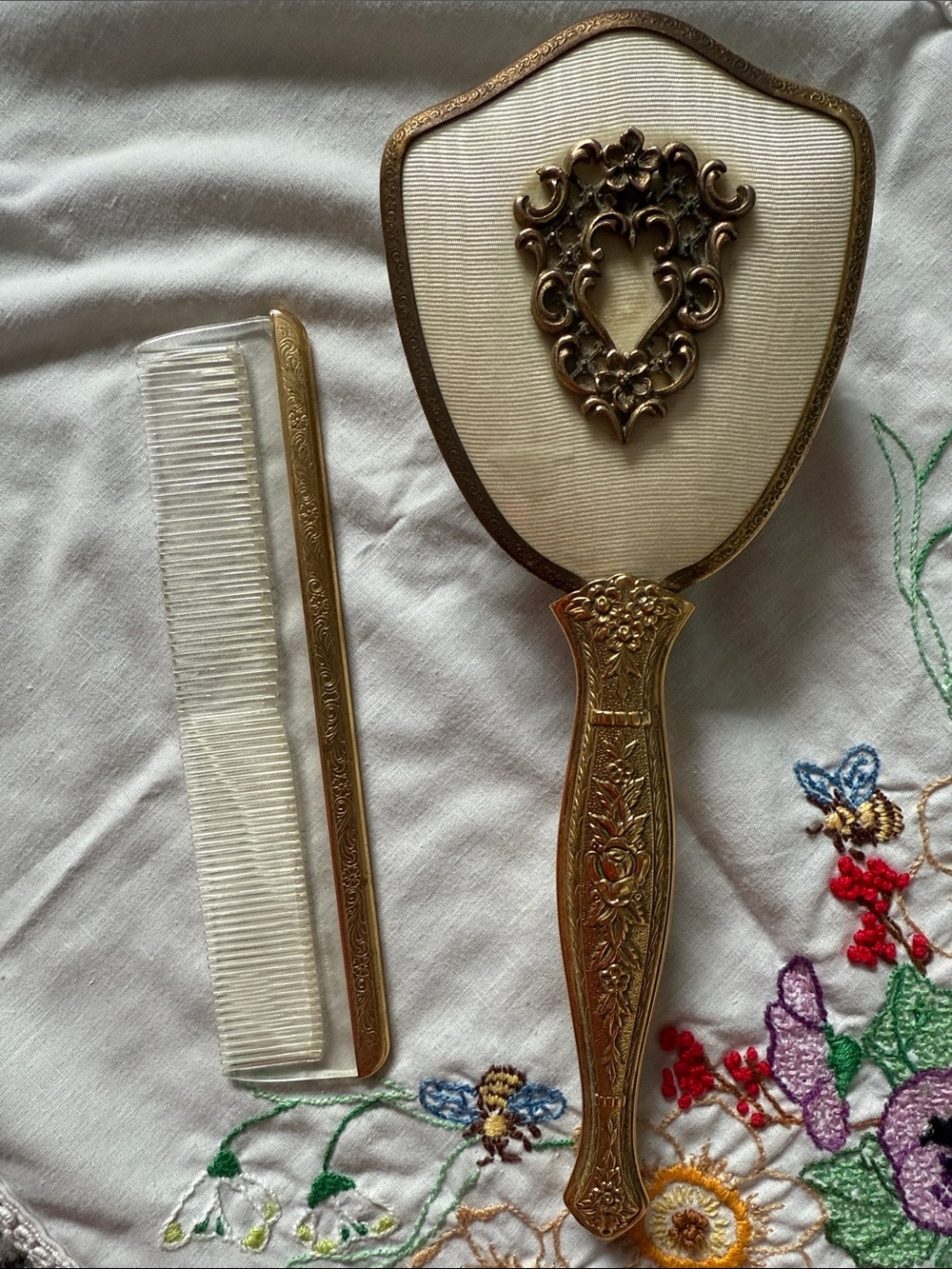 Ornate Gold Hand Mirror and Comb Set - Gold